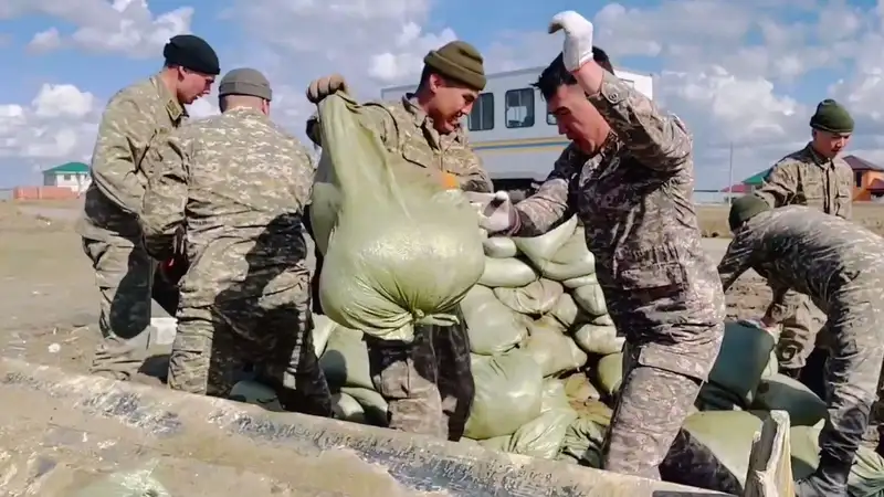Жителей села в Акмолинской области эвакуируют из-за размыва земляной насыпи