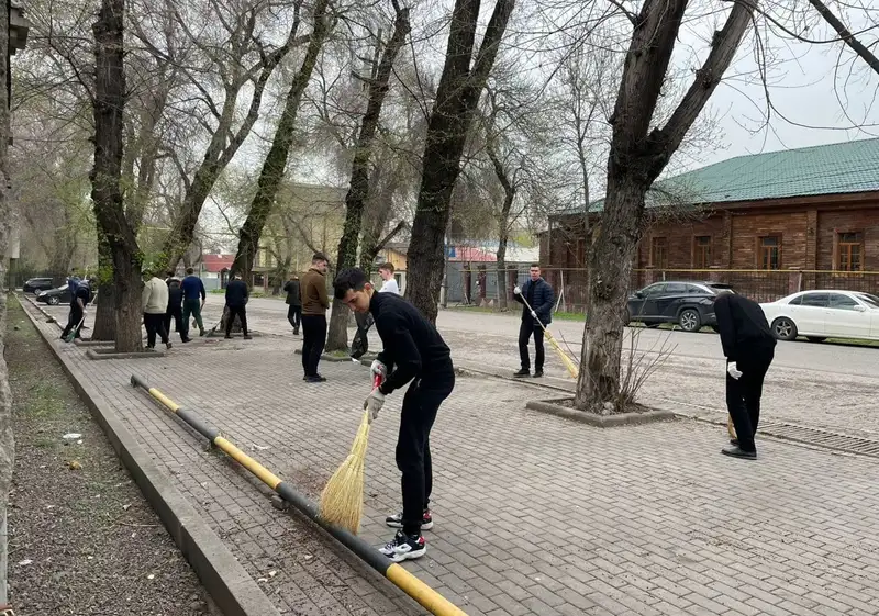 Первая неделя кампании "Алматы – наш общий дом": привели в порядок улицы города, фото - Новости Zakon.kz от 15.04.2024 12:37