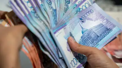 Нацбанк планирует изменить признаки ветхих банкнот, фото - Новости Zakon.kz от 15.04.2024 15:53