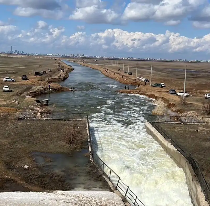 Подъем уровня воды в Есиле в Астане, фото - Новости Zakon.kz от 15.04.2024 17:33