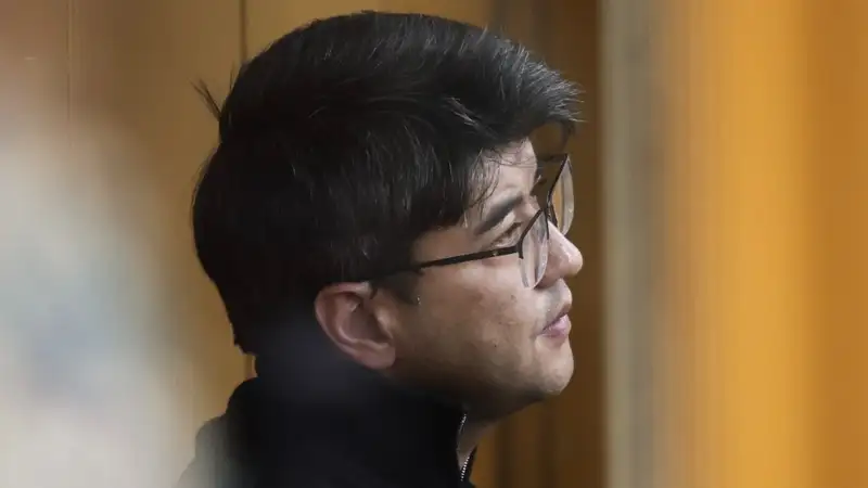 В суде по делу Бишимбаева заменили одного из присяжных