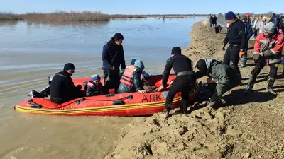 Казахстанцам, постаадавшим от паводков, предоставят отсрочку от уплаты налогов и платежей 