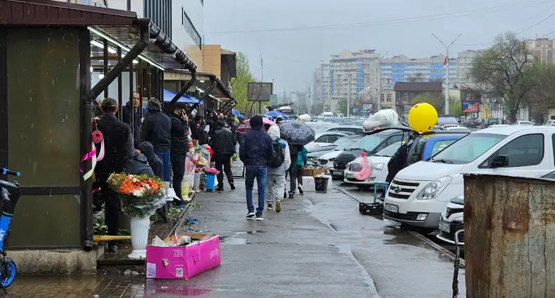Фоторепортаж из дождливого Алматы, фото - Новости Zakon.kz от 16.04.2024 15:49