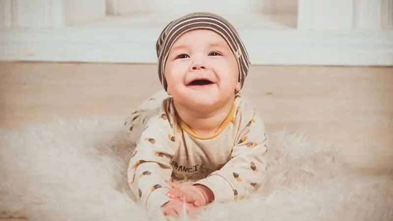 Смех младенцев не всегда связан со счастьем – исследование