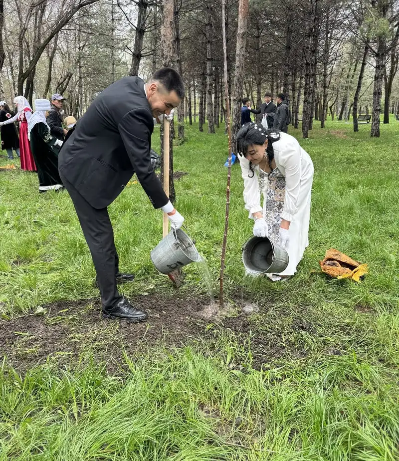 В Алматы открыли новую аллею, фото - Новости Zakon.kz от 17.04.2024 17:40