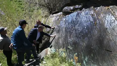 В Жамбылской области обнаружены древние петроглифы, фото - Новости Zakon.kz от 18.04.2024 16:39