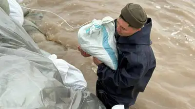 Кадры последствий наводнения в Кульсары показали с высоты