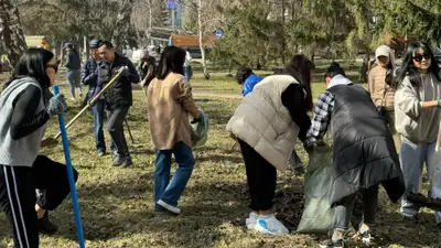 субботник, фото - Новости Zakon.kz от 20.04.2024 15:57