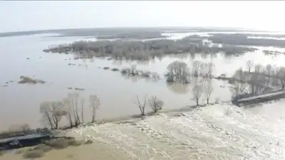 размытая дорога, фото - Новости Zakon.kz от 21.04.2024 15:43