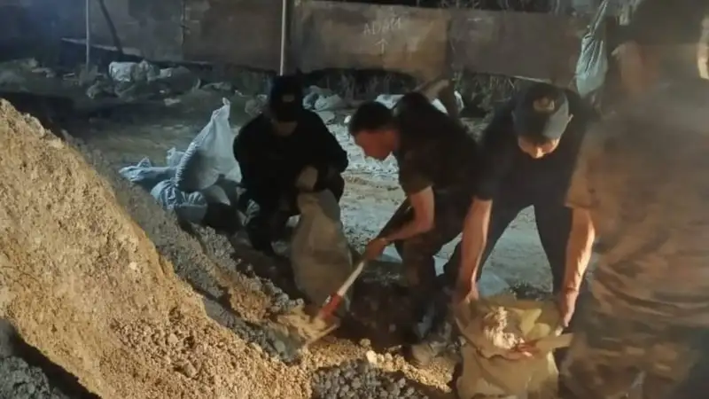 В МЧС РК показали, как проводят спасательные работы в ЗКО