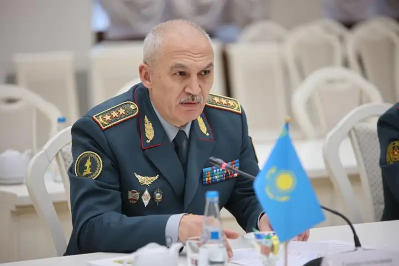 Минобороны о фото обвешанных медалями жены и детей министра: Это тематическая фотосессия