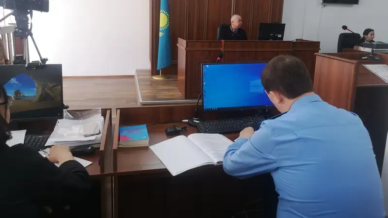 Подробности громкого дела о вымогательстве у замакима Павлодарской области озвучили в суде