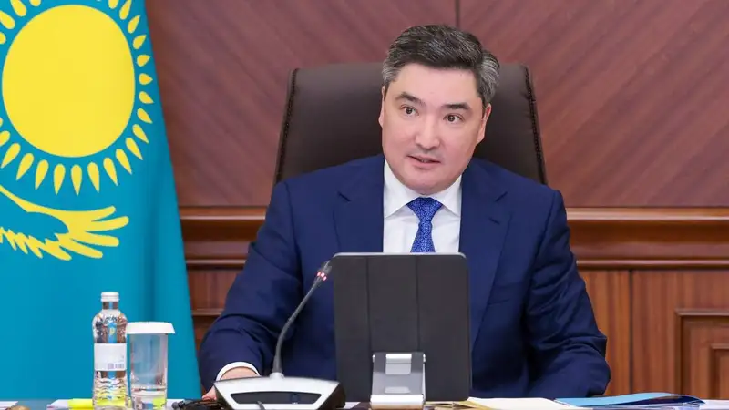 Бектенов о качестве строительства: Люди только въезжают в дом, а он уже сыплется