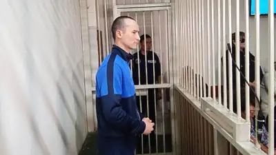 Суд по делу о смертельном ДТП с автобусом: подсудимый утверждает, что водитель не теряла сознание после удара, фото - Новости Zakon.kz от 24.04.2024 17:07