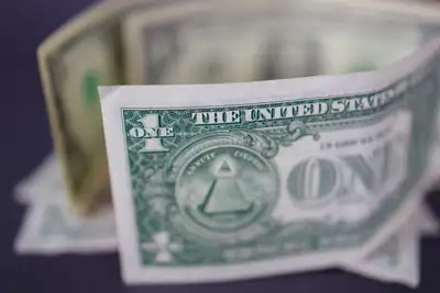 Доллары, деньги, обмен валют, фото - Новости Zakon.kz от 16.05.2024 15:40