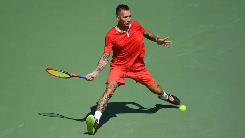 Денис Евсеев на турнире в Китае провел матч в парном разряде