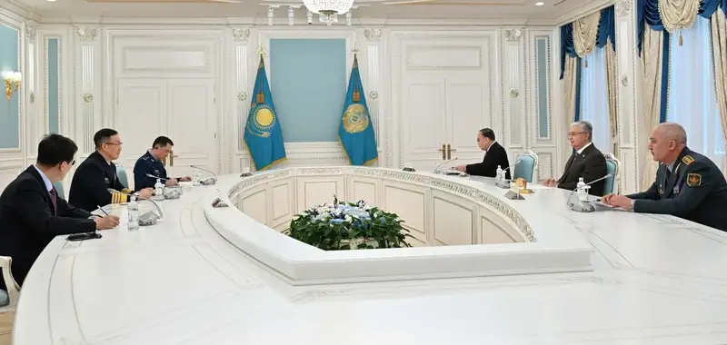 Токаев провел встречу с министром обороны Китая, фото - Новости Zakon.kz от 25.04.2024 17:38