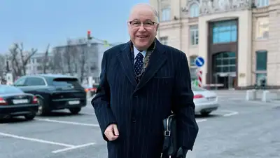 78-летний Петросян едва не попался на уловку банковских аферистов, фото - Новости Zakon.kz от 25.04.2024 16:38
