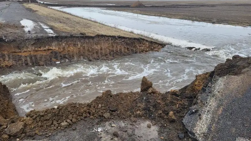 дороги, наводнение, подтопленные трассы, фото - Новости Zakon.kz от 25.04.2024 19:58