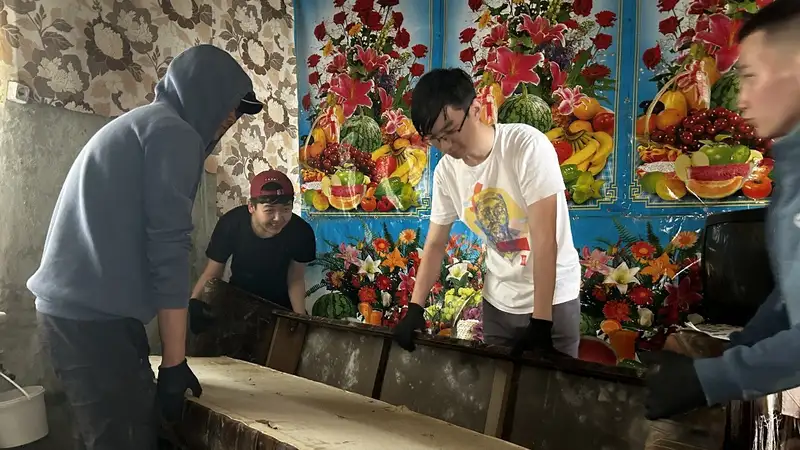 Активисты и волонтеры Amanat подключились к кампании "Таза Қазақстан"