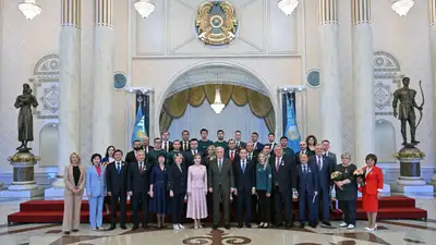 Токаев наградил казахстанцев, фото - Новости Zakon.kz от 25.04.2024 13:35