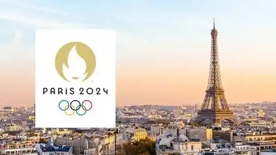 олимпийский огонь передали Парижу