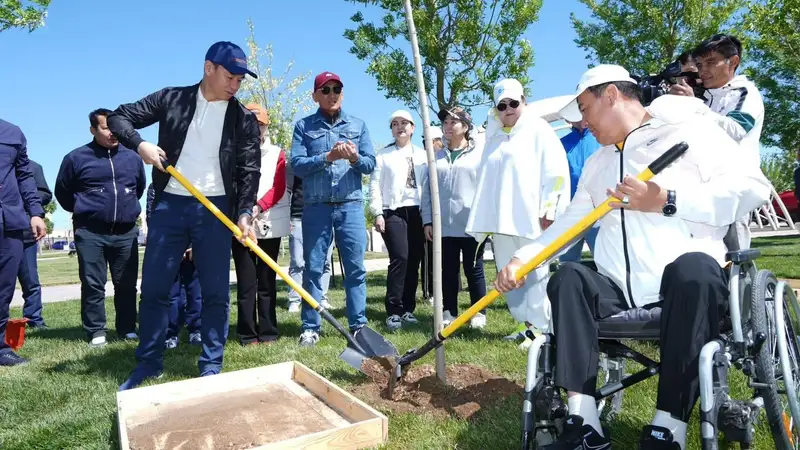 посадка деревьев, фото - Новости Zakon.kz от 27.04.2024 13:45