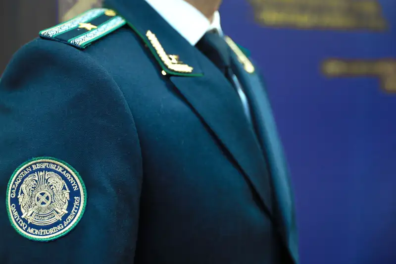 АФМ вместе с другими странами обсуждает схемы "отмывания" денег в Париже