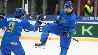 Соборная Казахстана одержала историческую победу на юношеском Чемпионата мира по хоккею 