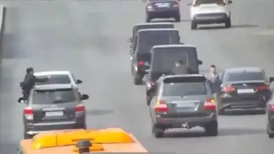 Свадебный кортеж навел шороху в Павлодаре, фото - Новости Zakon.kz от 30.04.2024 17:03