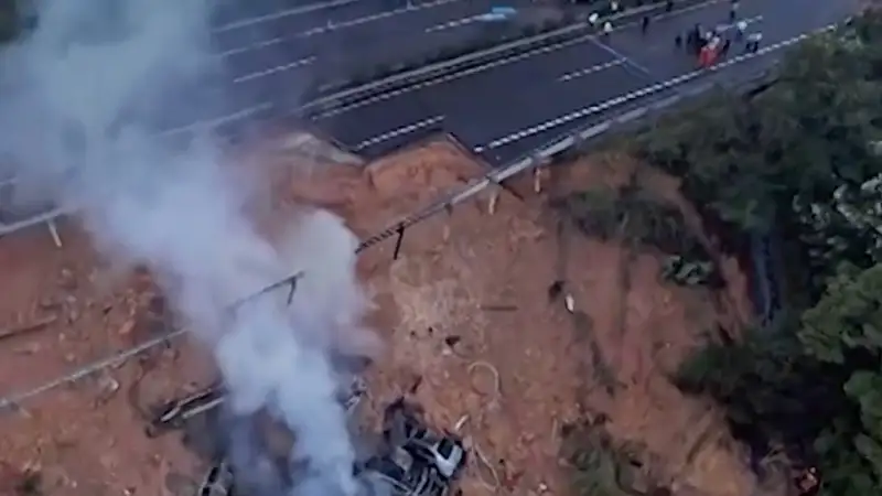 Автомобильная ловушка на шоссе в Китае: погибли 24 человека