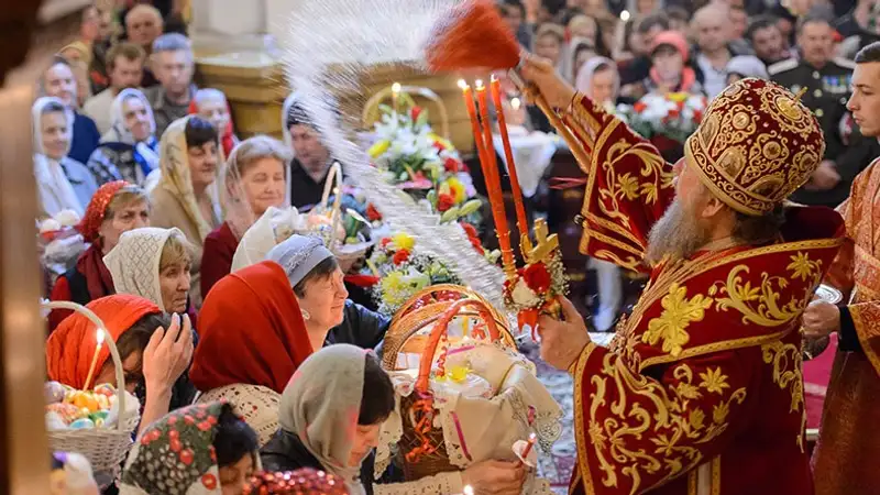 Священник рассказал, почему на Пасху принято освящать куличи