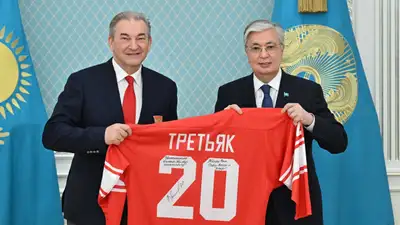 Токаев принял президента Федерации хоккея России