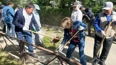 Акция "Таза Қазақстан" началась с посещения 100-летнего ветерана, фото - Новости Zakon.kz от 02.05.2024 16:22