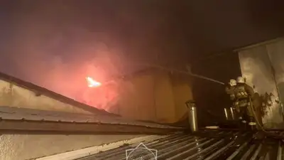 пожар на складе, фото - Новости Zakon.kz от 02.05.2024 21:58