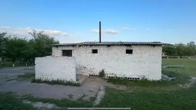 Школьника убили в уличном туалете в Жамбылской области, фото - Новости Zakon.kz от 02.05.2024 10:34