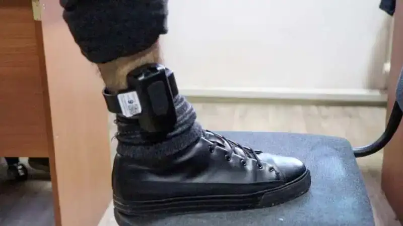 В Казахстане предложили расширить практику использования электронных браслетов