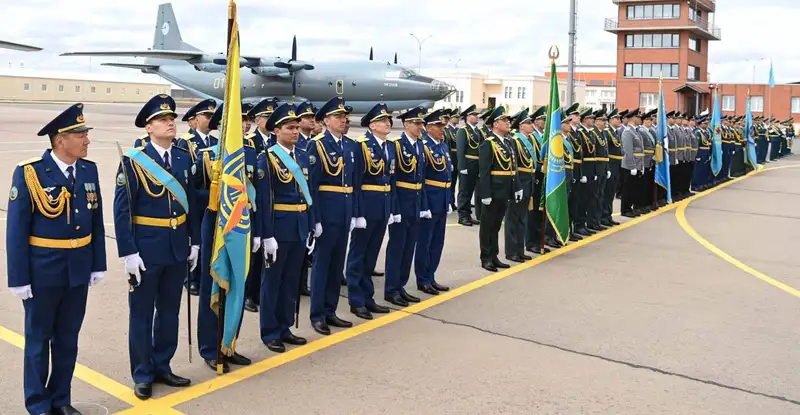 Токаев открыл авиабазу Нацгвардии, фото - Новости Zakon.kz от 03.05.2024 13:42