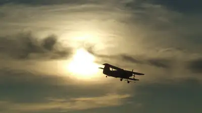 Самолет Ан-2, выполнявший санитарный рейс, после взлета съехал в талые воды в Аркалыке, фото - Новости Zakon.kz от 03.05.2024 20:31