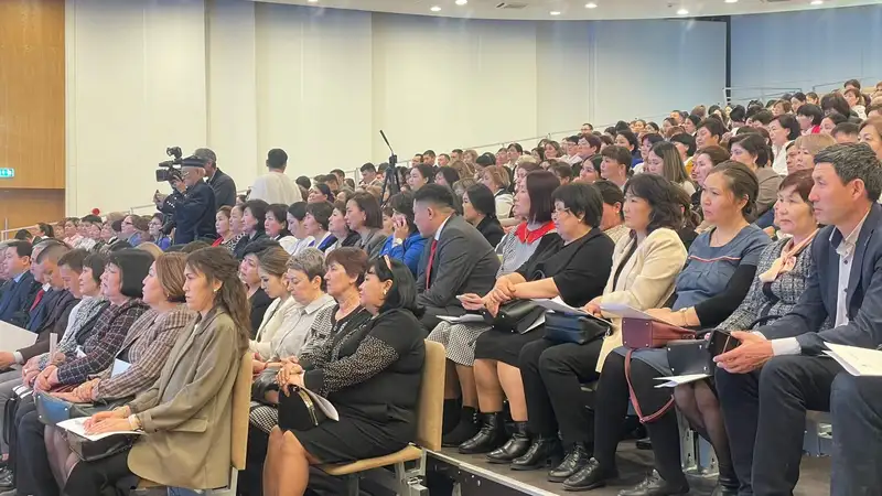 В Кокшетау прошел областной форум учителей казахского языка и литературы, фото - Новости Zakon.kz от 03.05.2024 20:05