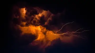 облака, молния, фото - Новости Zakon.kz от 05.05.2024 16:17