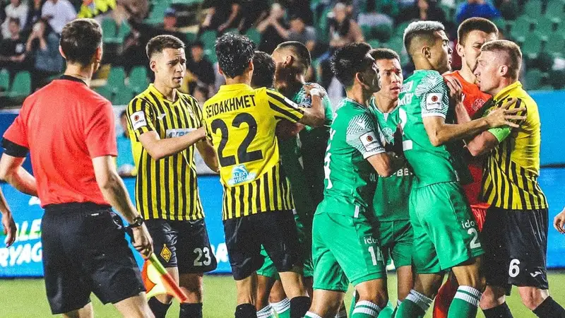 Сразу два топ-клуба Казахстана пожаловались в KФФ из-за судейства