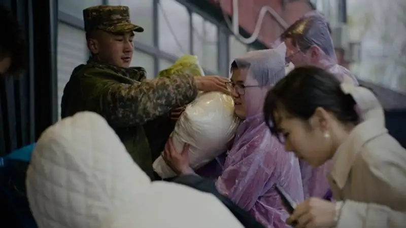 Объединившись, мы преодолеем любые трудности – из ЗКО вернулась группа акимата Алматы, боровшаяся с паводками