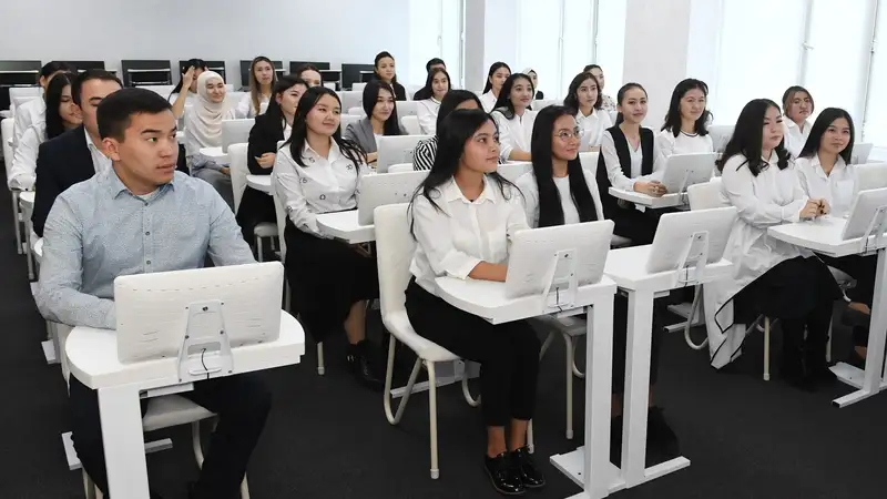 Президентскую стипендию разделили между вузами