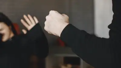 Жена казахстанского дипломата заявила о бытовом насилии, фото - Новости Zakon.kz от 06.05.2024 16:49