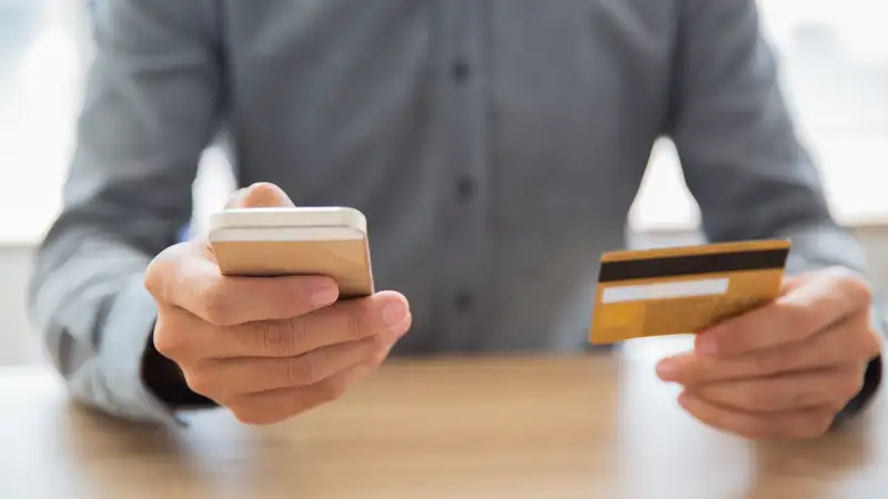 Житель Актобе оформил на свою бабушку кредиты более чем на 600 тысяч тенге