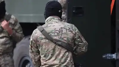 Военнослужащий с автоматом сбежал из воинской части в Атырау, фото - Новости Zakon.kz от 08.05.2024 18:35