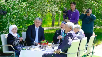 поздравление ветеранов ВОВ, фото - Новости Zakon.kz от 08.05.2024 15:57