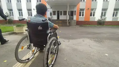 Инвалидность, инвалид, люди с ограниченными возможностями, человек с особыми потребностями, пандус