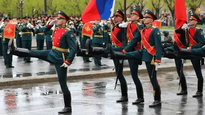В городах России проходят парады в честь 79-летия Победы, фото - Новости Zakon.kz от 09.05.2024 08:28